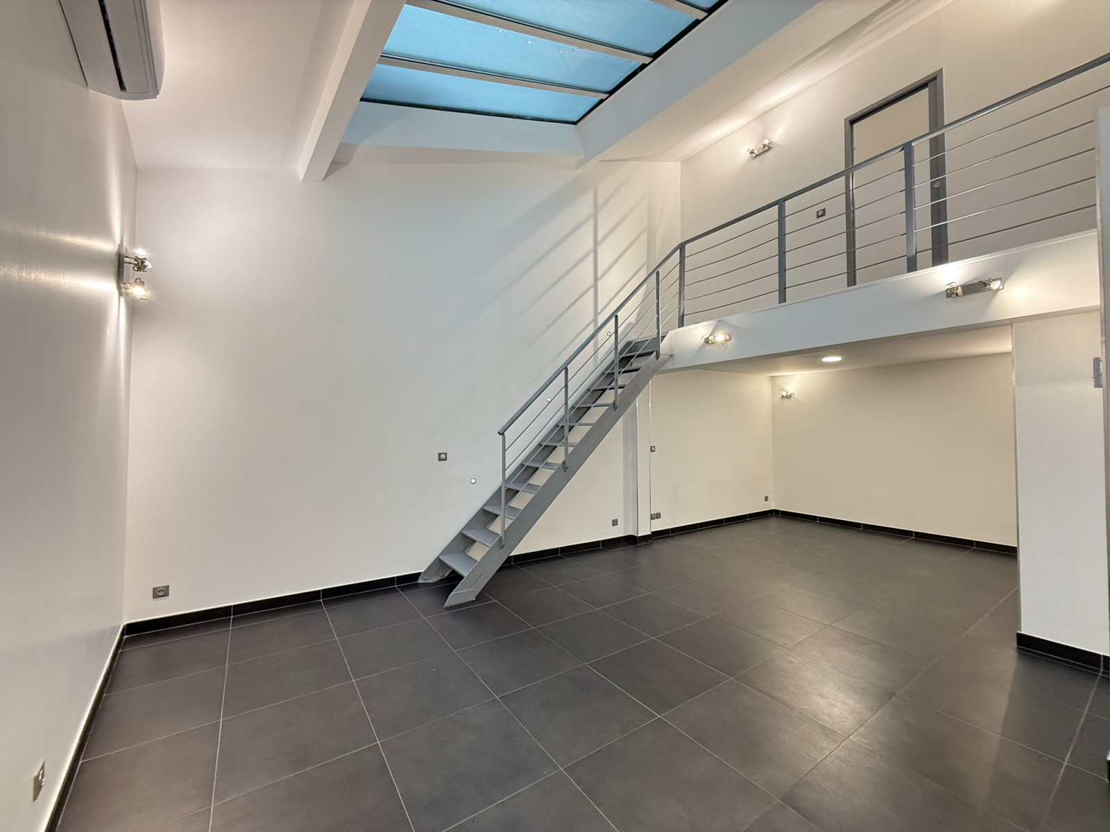 Image_1, Maison, Villeurbanne, ref :LMA20000062