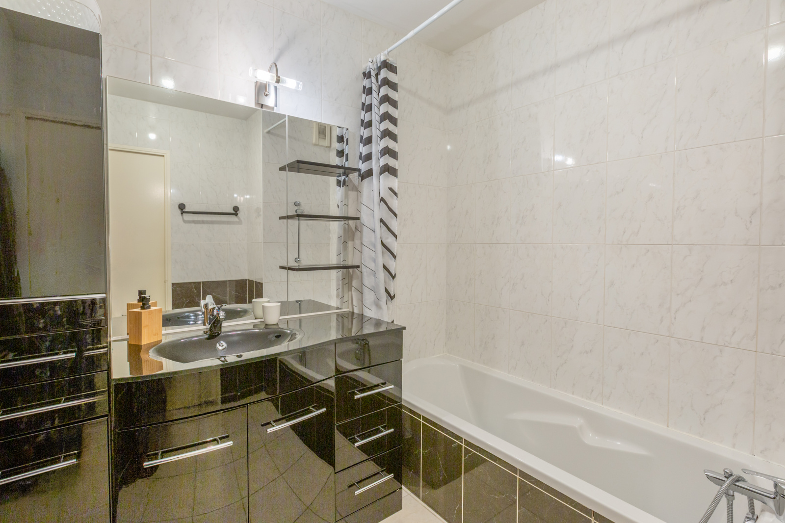 Image_9, Appartement, Saint-Laurent-de-Mure, ref :VAP110000260